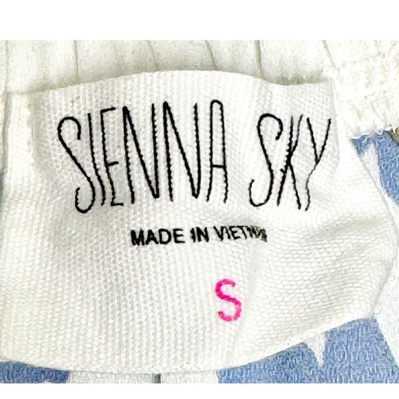 Sienna Sky Blue & White Floral Cold Shoulder Lightweight Flowy Blouse. Small. - Picture 6 of 7